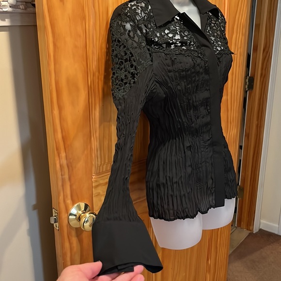 Kaelyn-Max Blouse - Picture 3 of 12